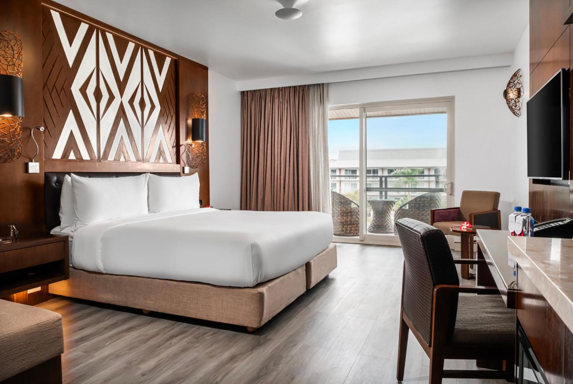 Crowne Plaza Fiji Nadi Bay Resort & Spa, An Ihg Hotel Dış mekan fotoğraf