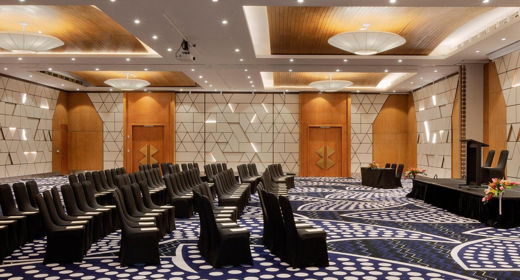 Crowne Plaza Fiji Nadi Bay Resort & Spa, An Ihg Hotel Dış mekan fotoğraf